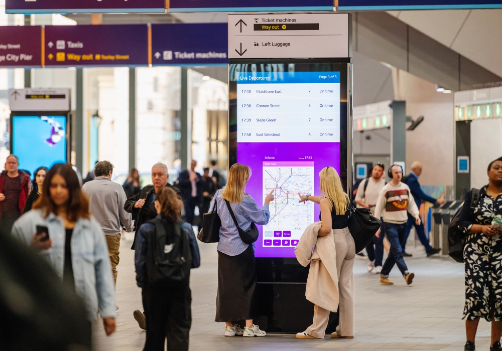 JCDecaux UK and Network Rail introduce interactive touchscreens at London Bridge station