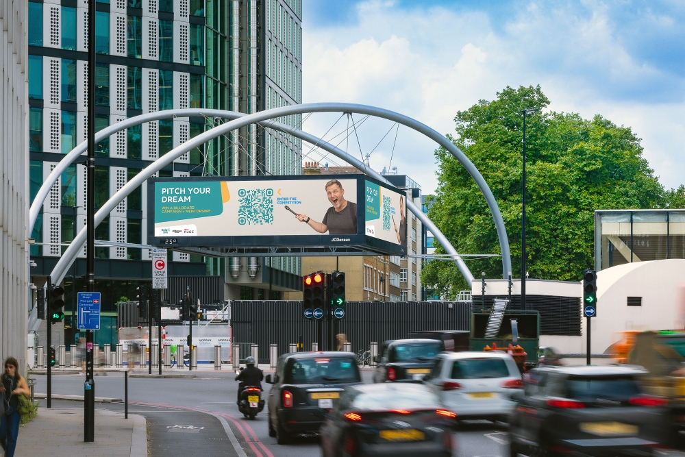 JCDecaux announces a new competition in partnership with Helpbnk and Westfield