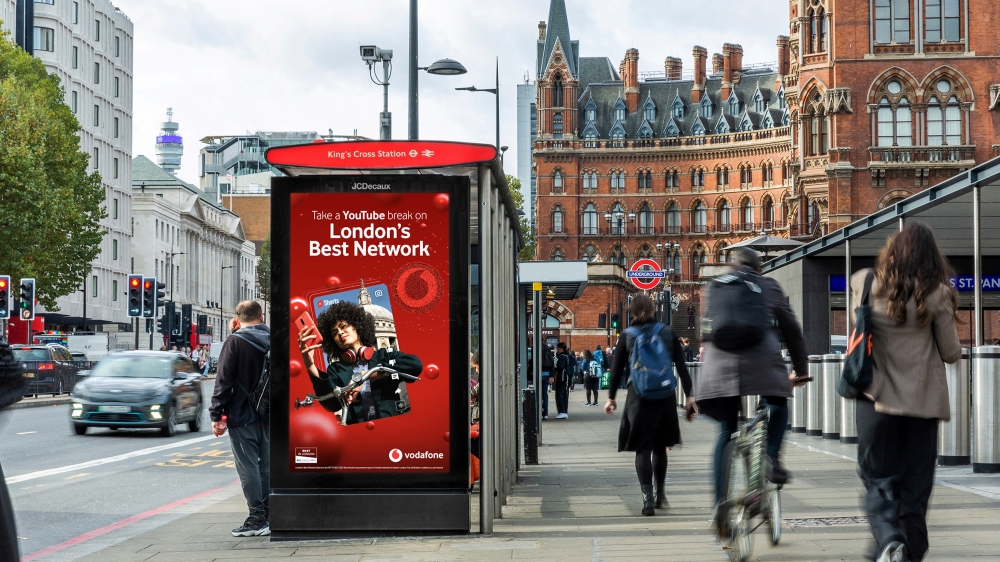 JCDecaux wins Transport for London (TfL) iconic bus shelter advertising concession for 8 years