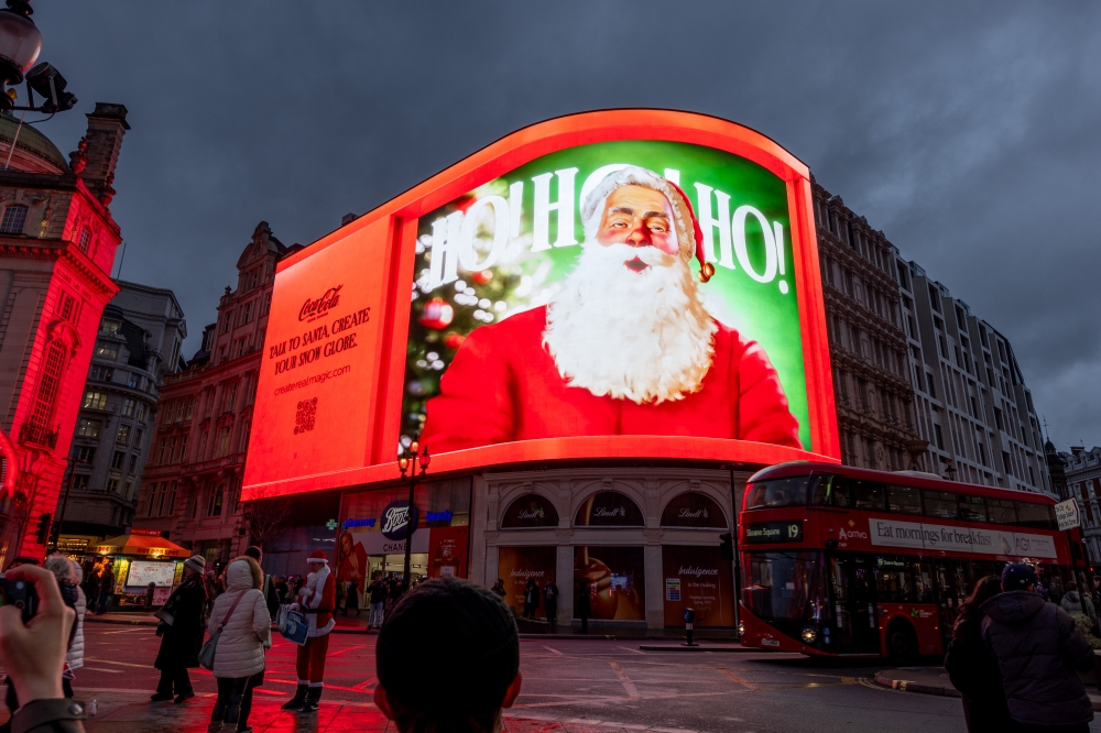 Coca-Cola presents virtual snow globes in immersive AI DOOH experience