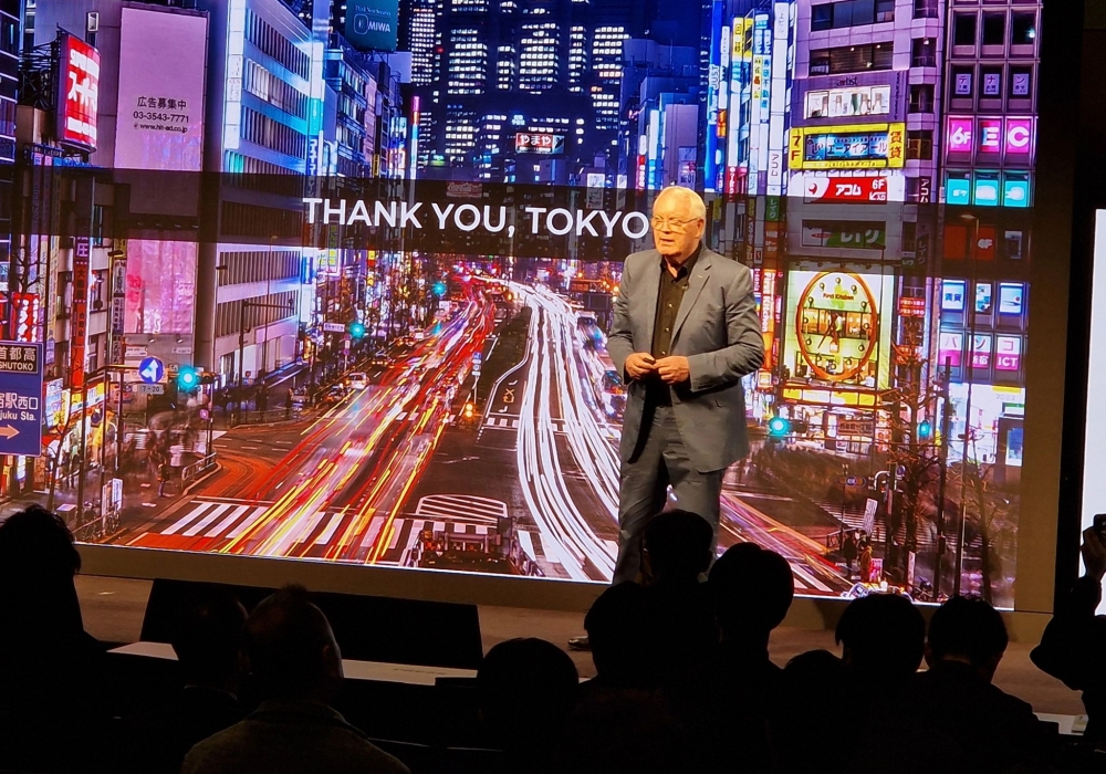 WOO President Tom Goddard speaks at Japan's first OOH conference 